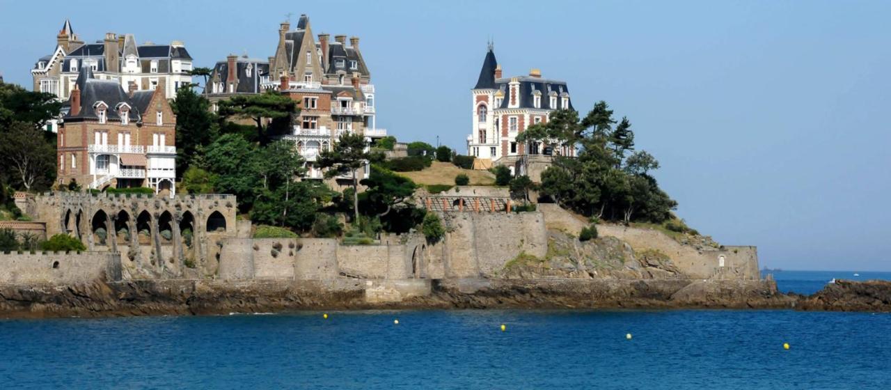 House With Terrace Near The * Dinard